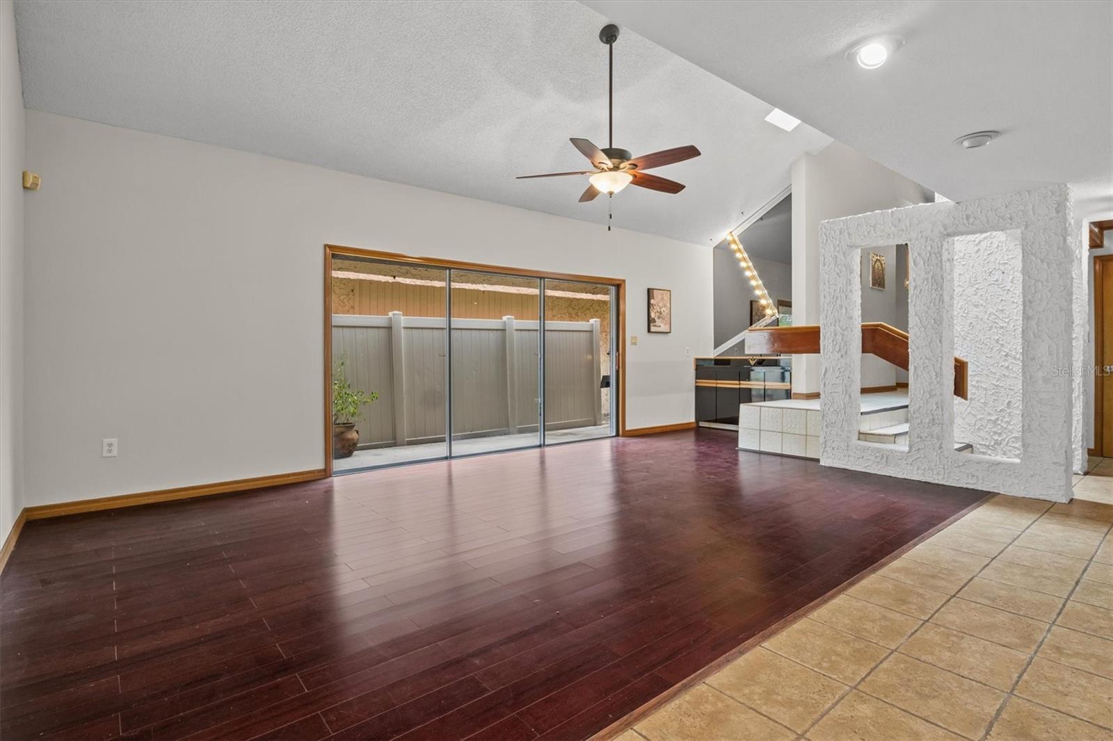 Image 8 of 50 For 23 Casarena Court