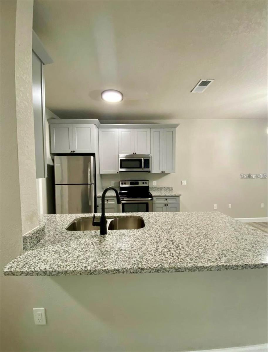 Image 6 of 23 For 3011 Hemingway Circle 3011