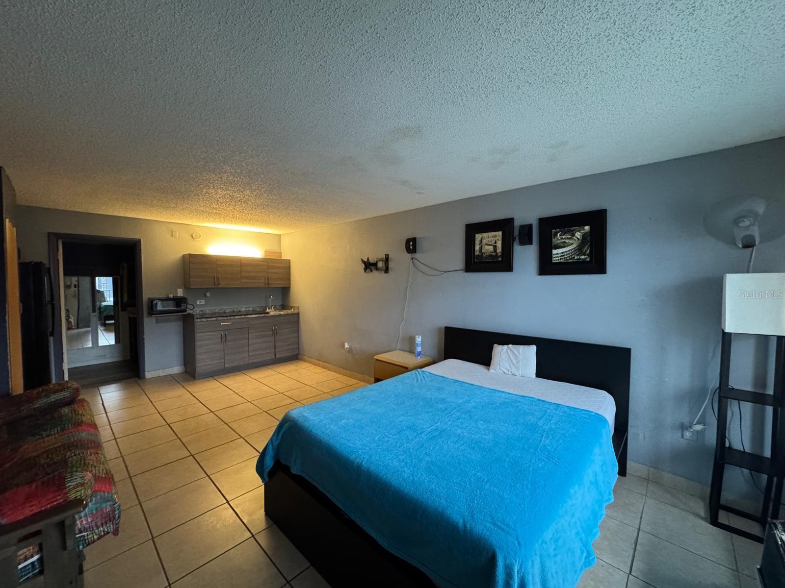 Image 8 of 13 For 8421 Orange Blossom Trail 420
