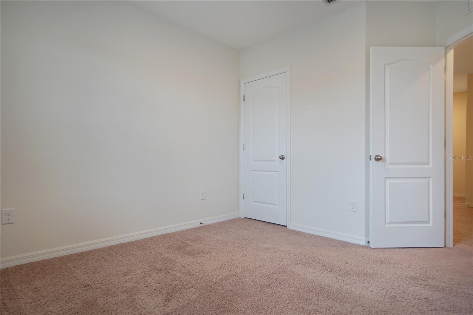 Image 18 of 30 For 467 Arbor Lakes Drive
