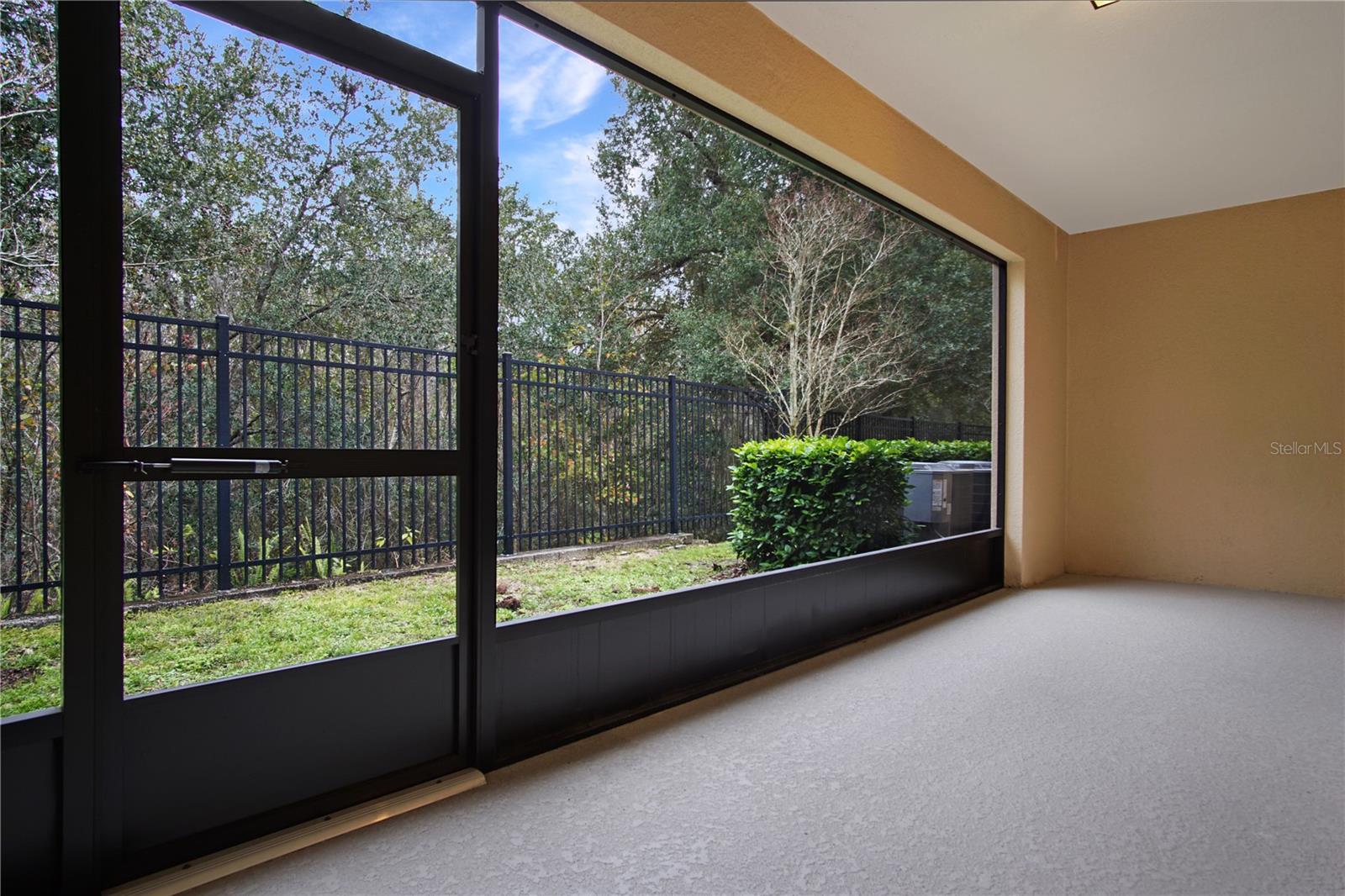 Image 25 of 30 For 467 Arbor Lakes Drive