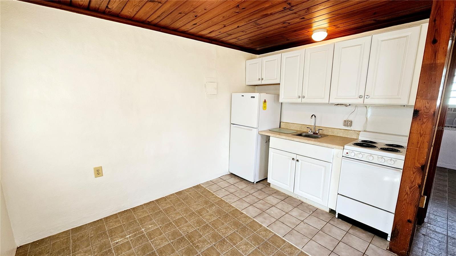 Image 10 of 16 For 19 Mango Street B