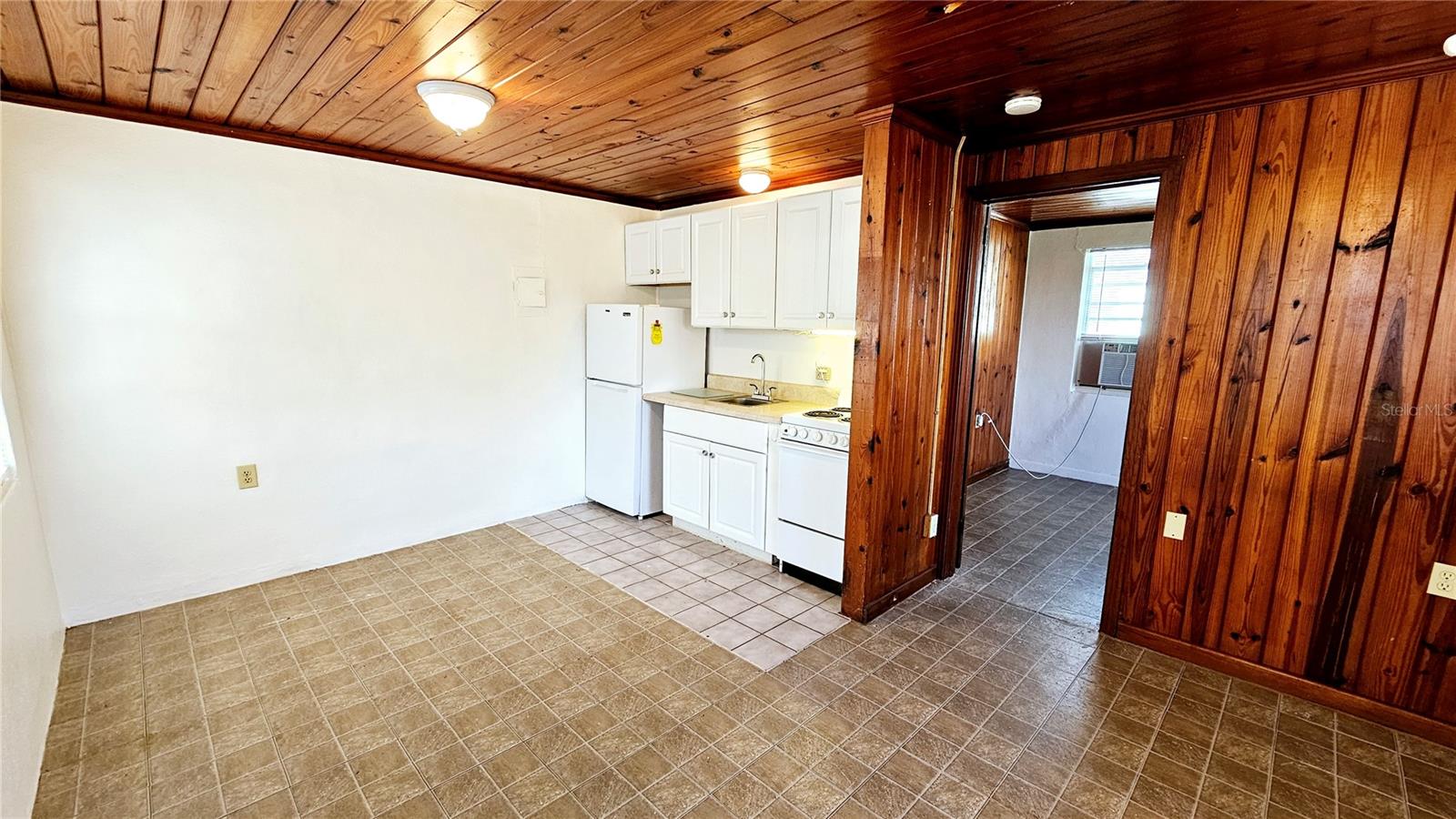 Image 16 of 16 For 19 Mango Street B