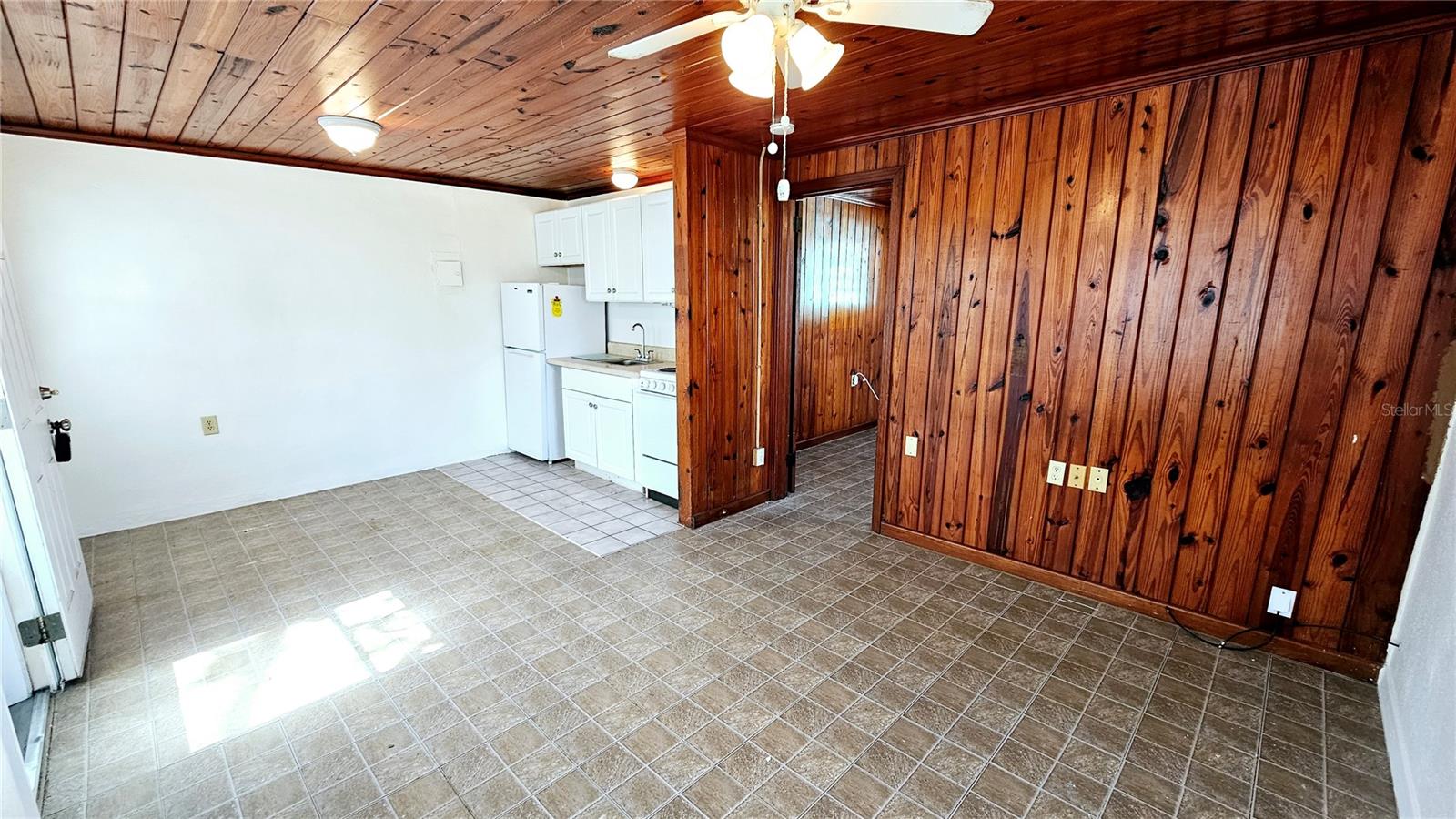 Image 7 of 16 For 19 Mango Street B