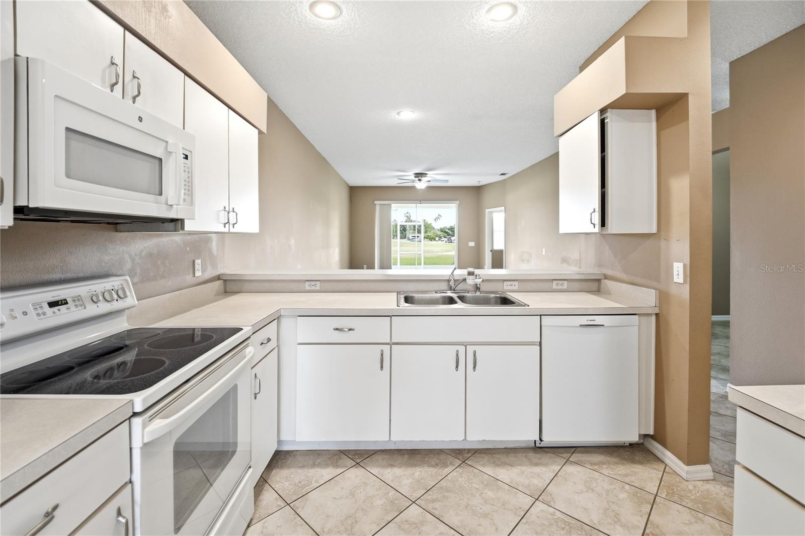 Image 4 of 20 For 177 Club Villas Lane