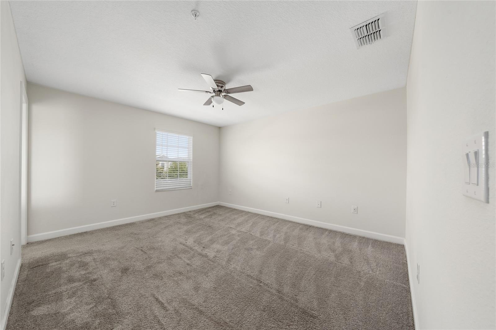 Image 14 of 31 For 12124 Sonnet Avenue