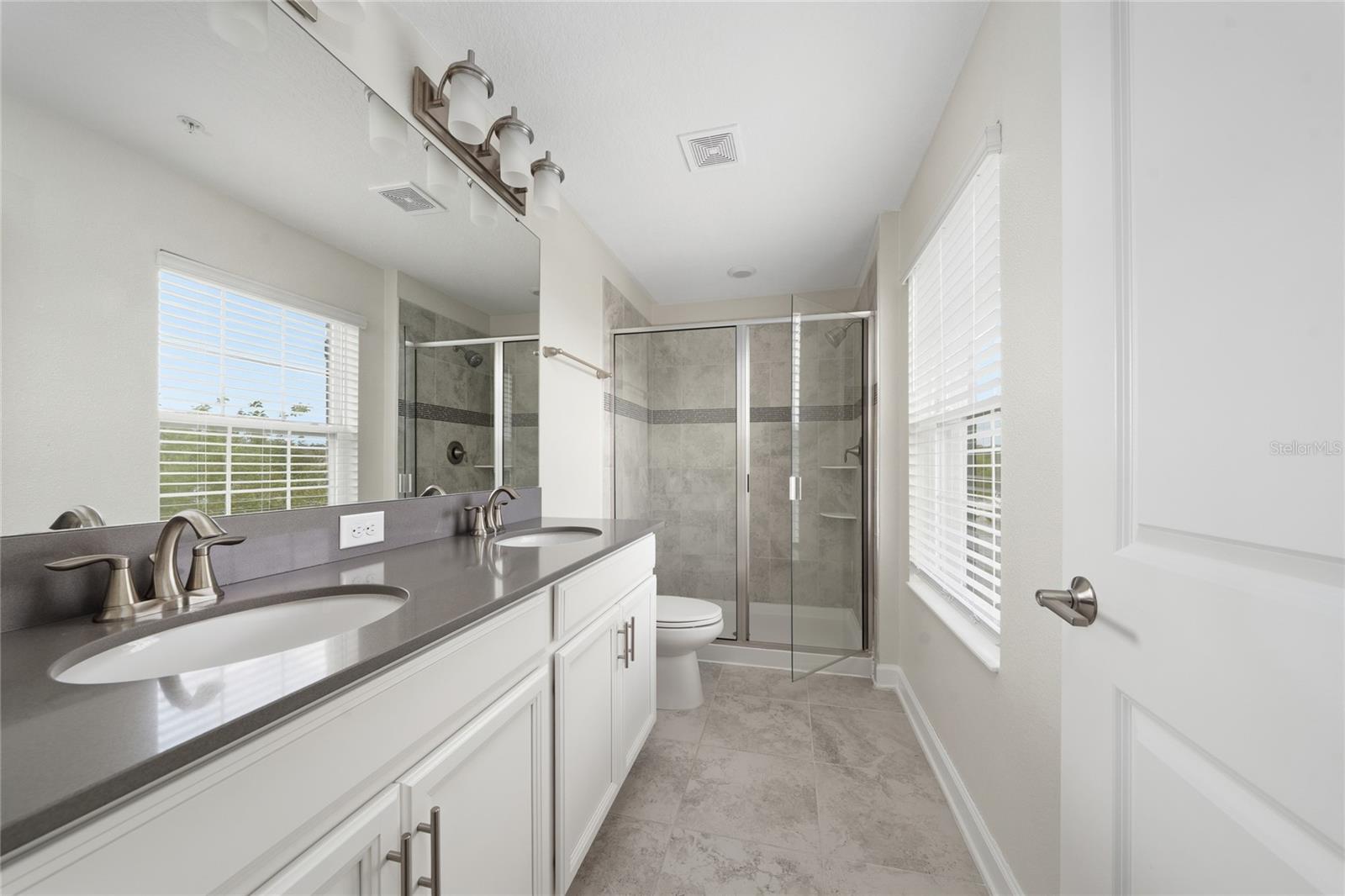 Image 16 of 31 For 12124 Sonnet Avenue