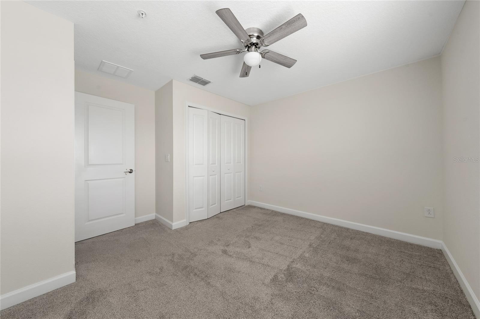 Image 20 of 31 For 12124 Sonnet Avenue