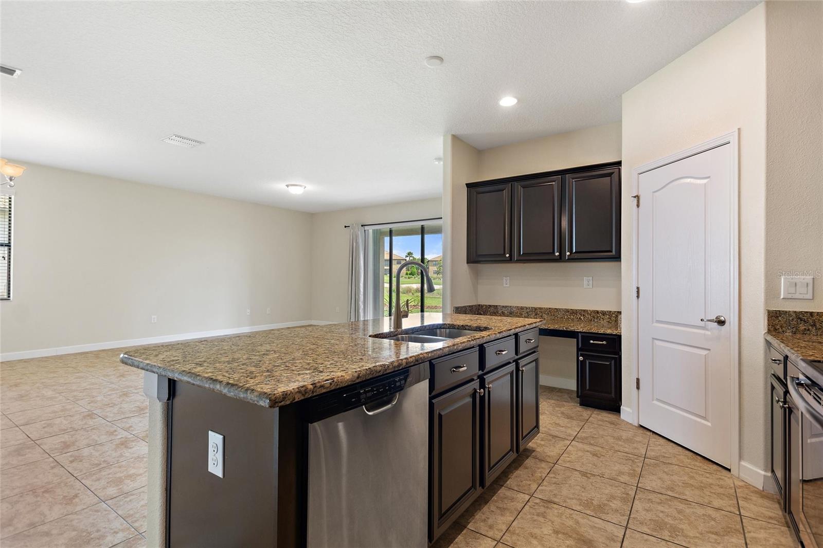 Image 21 of 76 For 1379 Palmetto Dunes Street