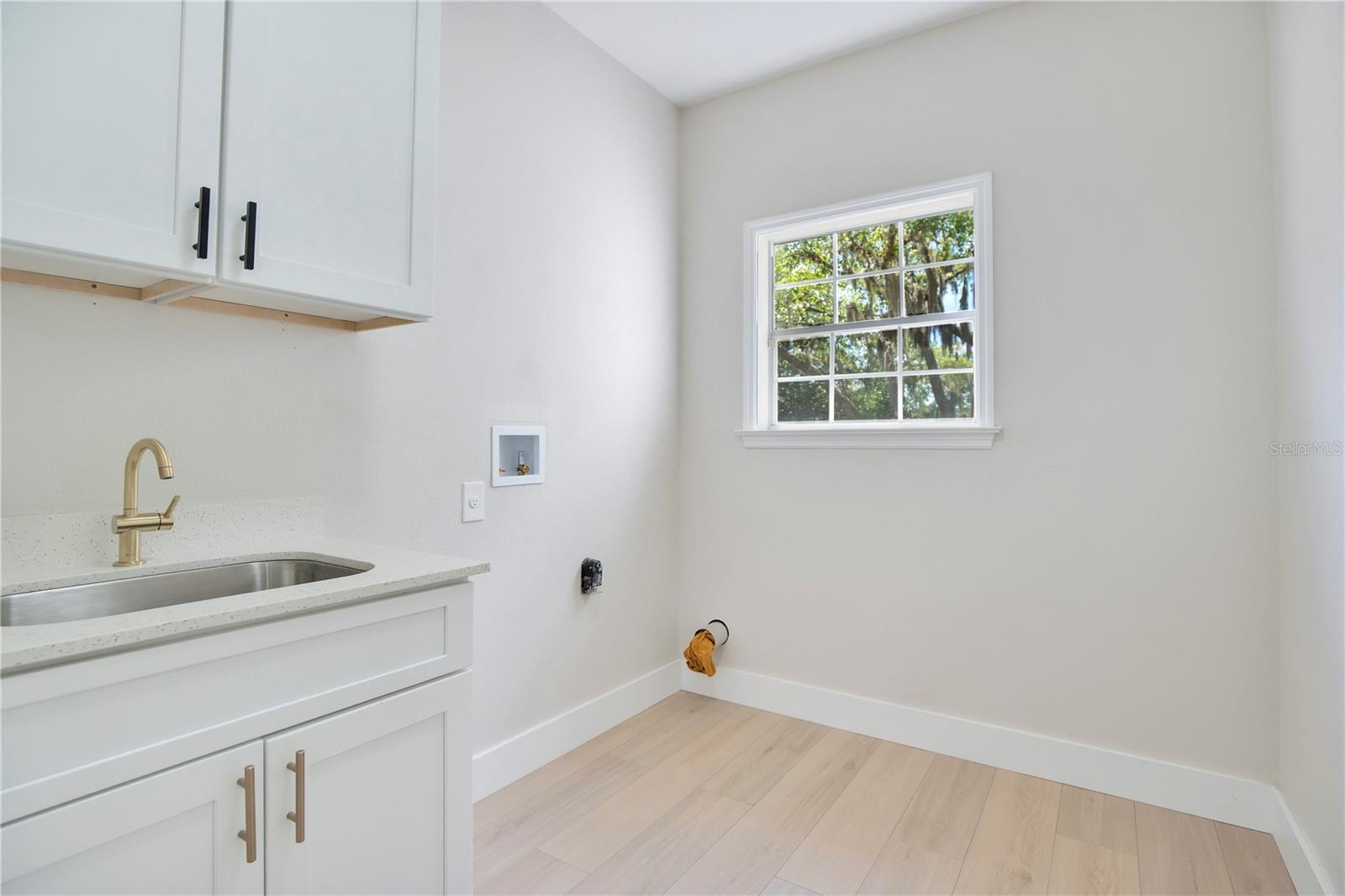 Image 18 of 34 For 12200 Treetop Court