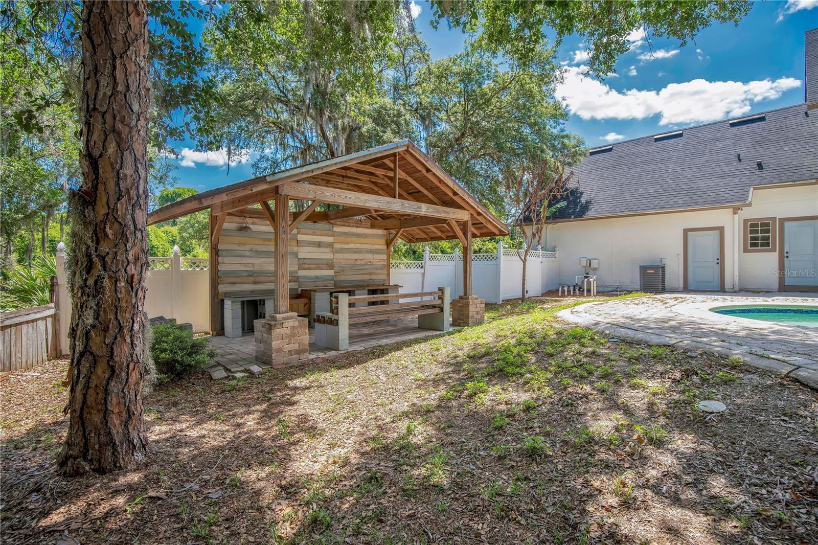 Image 24 of 34 For 12200 Treetop Court