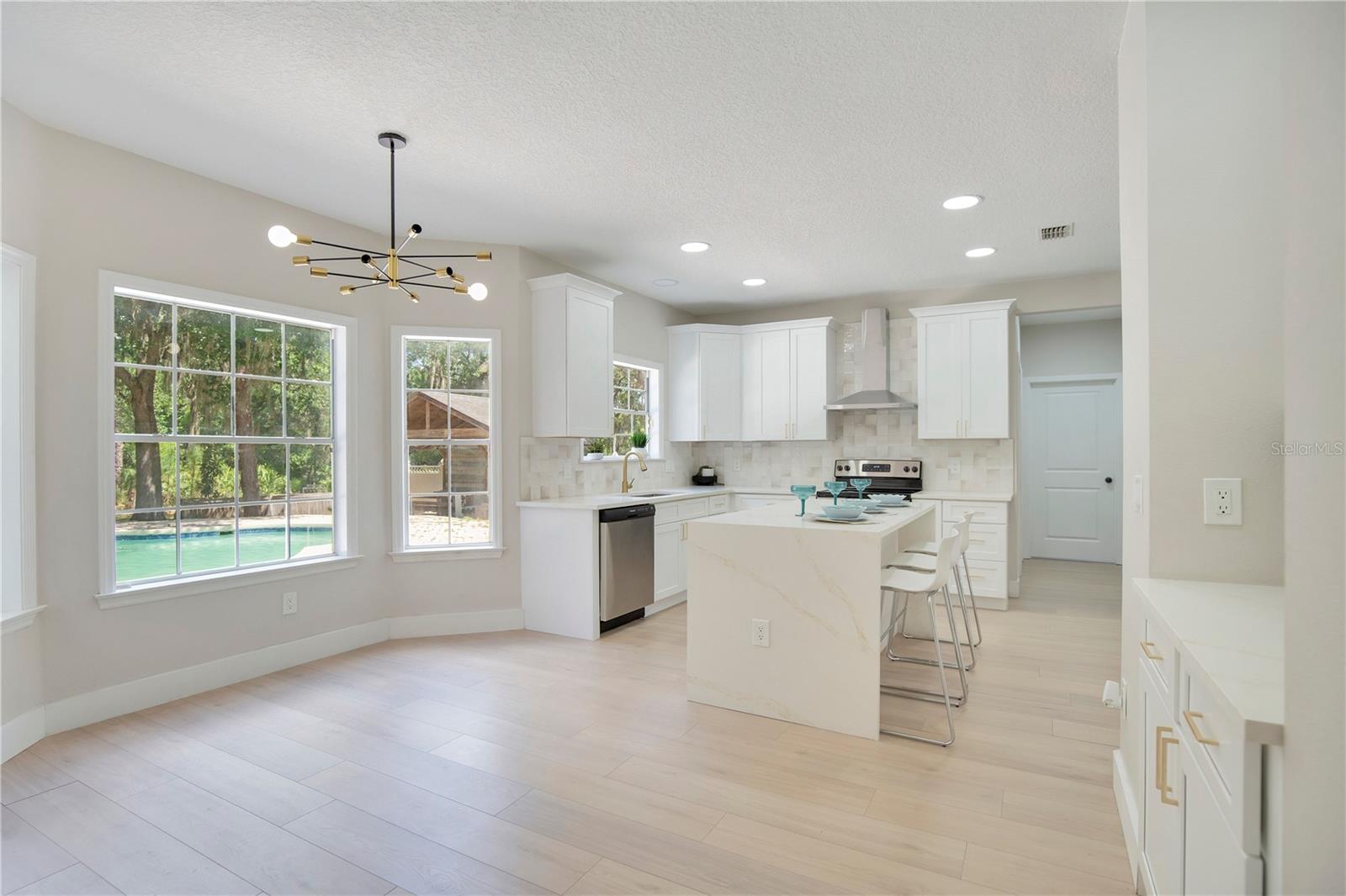 Image 6 of 34 For 12200 Treetop Court