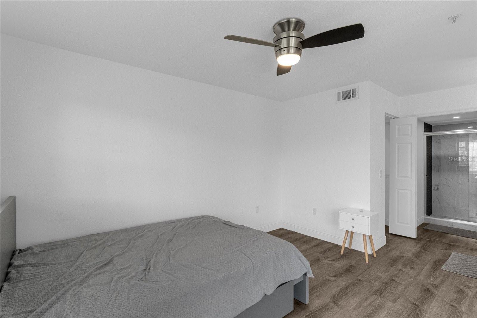 Image 18 of 25 For 14036 Fairway Island Dr  1513