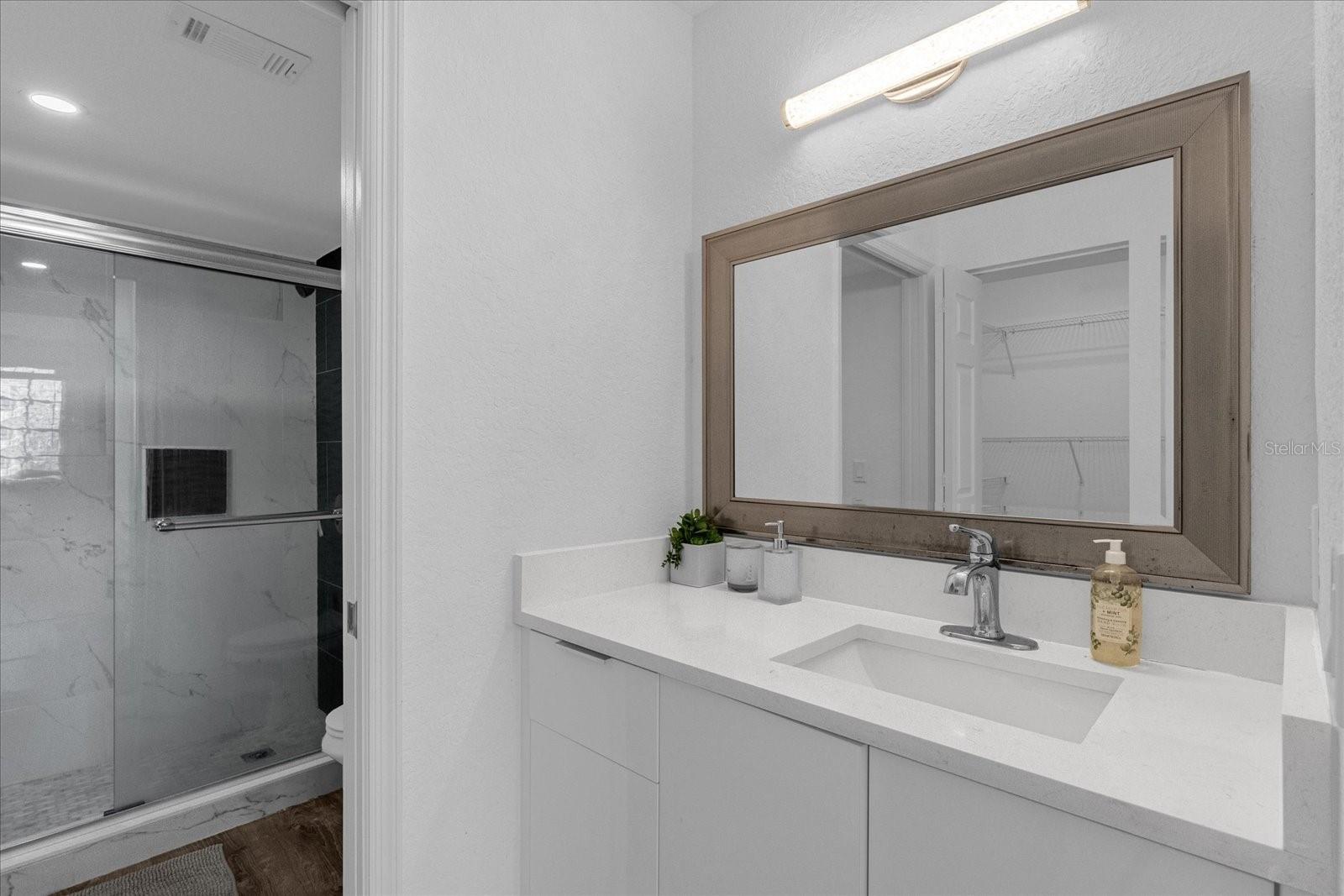 Image 19 of 25 For 14036 Fairway Island Dr  1513