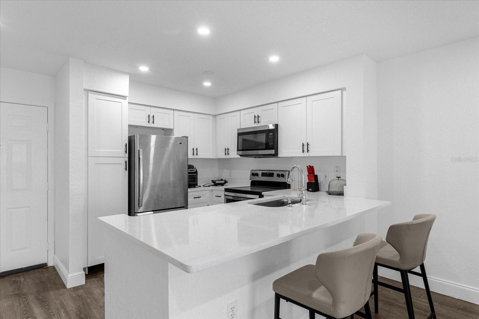 Image 9 of 25 For 14036 Fairway Island Dr  1513