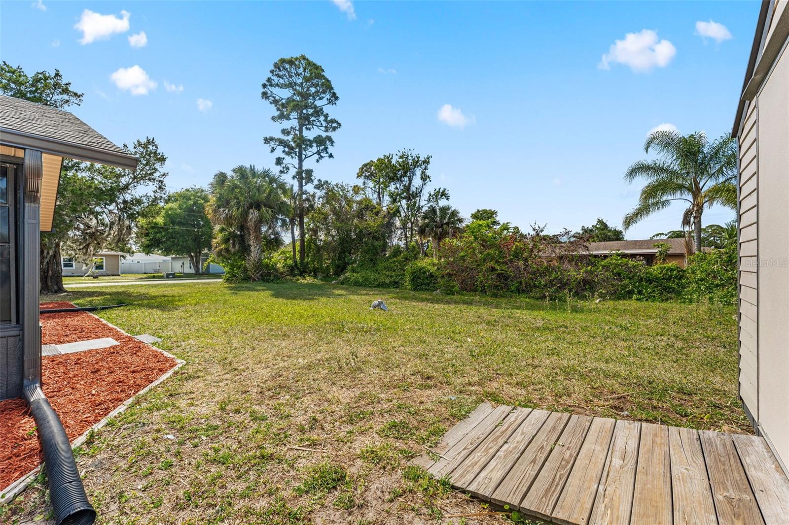 Image 33 of 36 For 117 Poinciana Road