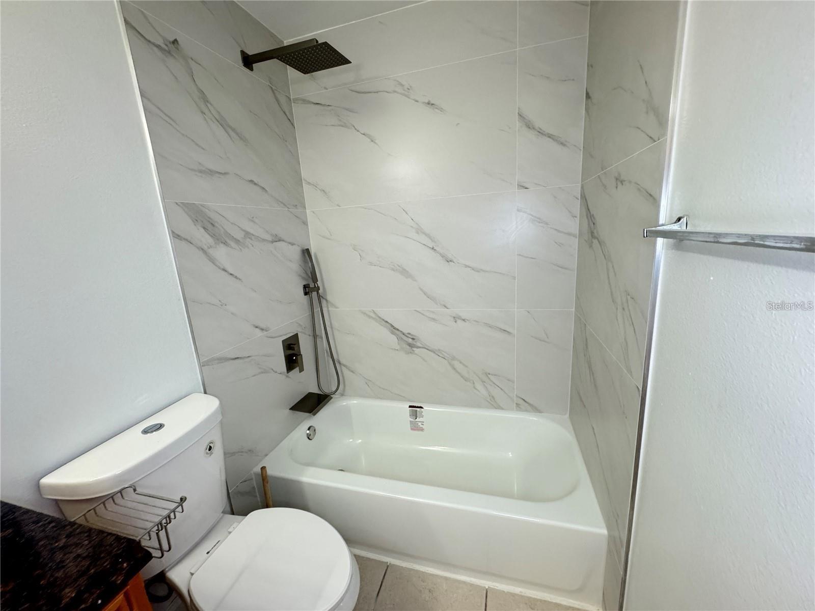Image 11 of 14 For 3038 Parkway Boulevard 208
