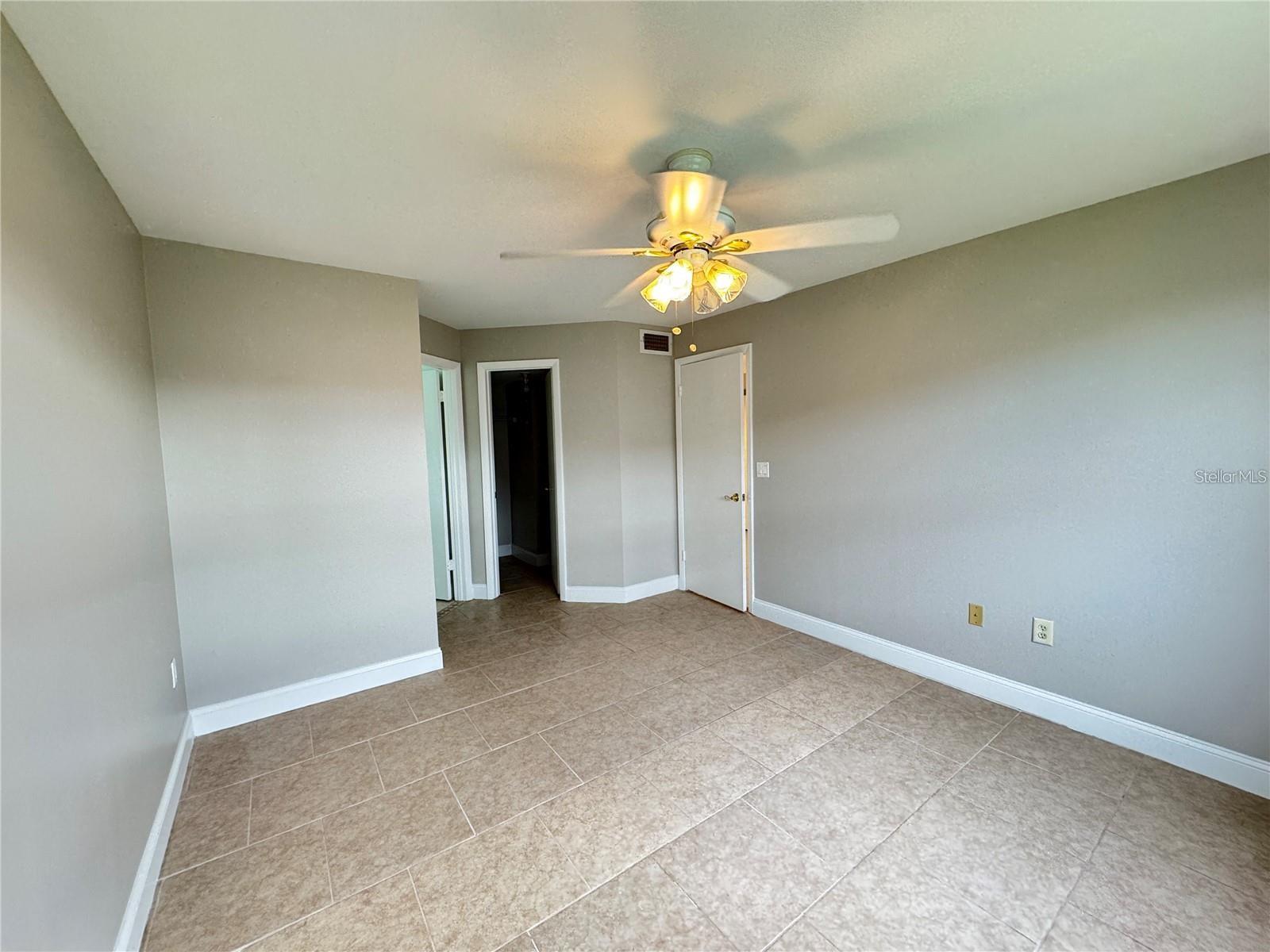 Image 7 of 14 For 3038 Parkway Boulevard 208