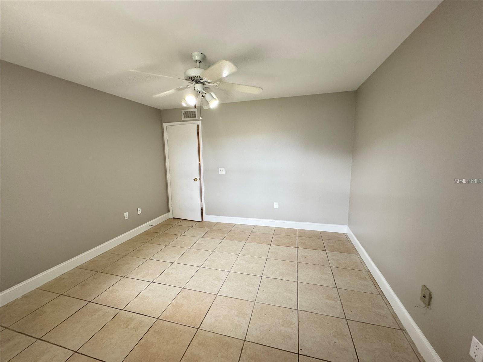 Image 9 of 14 For 3038 Parkway Boulevard 208