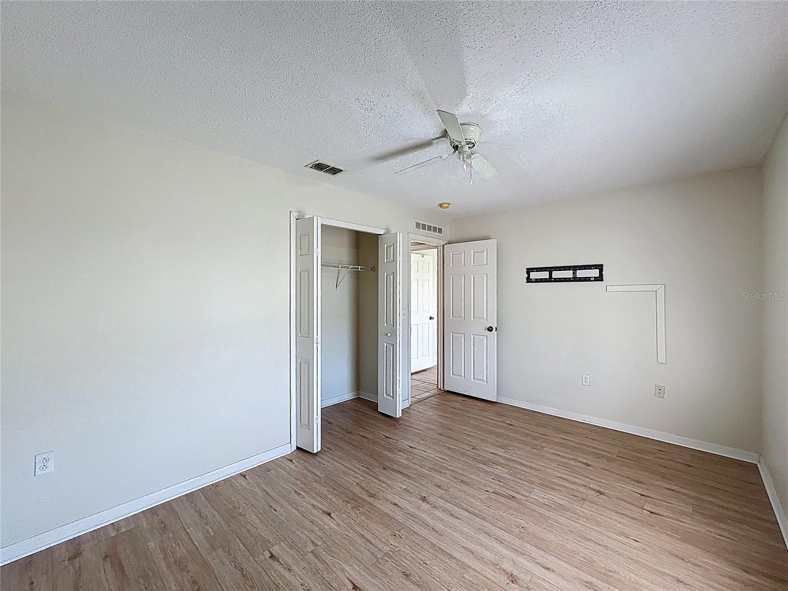 Image 18 of 24 For 6004 Kaley Drive