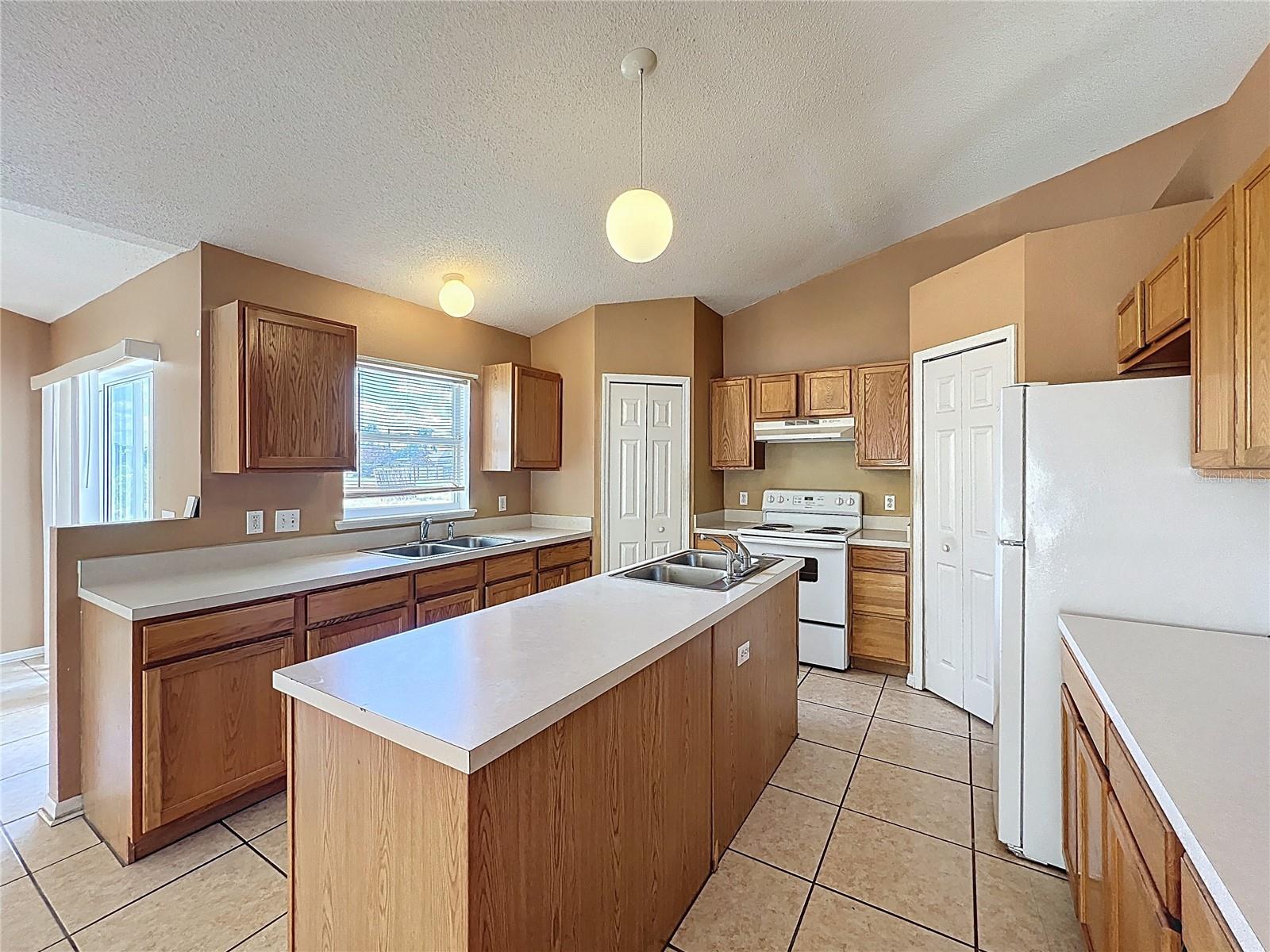 Image 5 of 24 For 6004 Kaley Drive