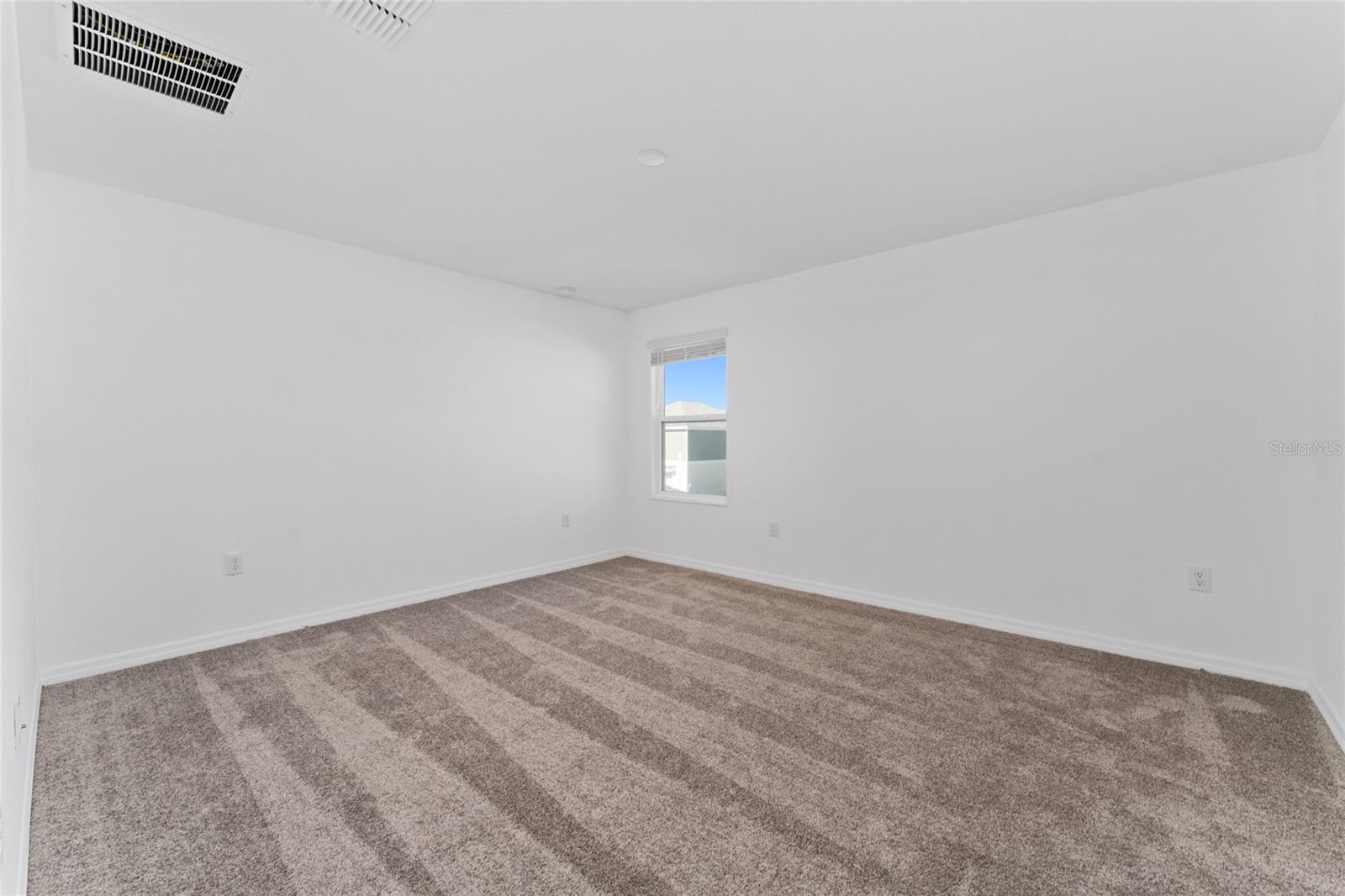 Image 13 of 36 For 606 Bell Prairie Circle