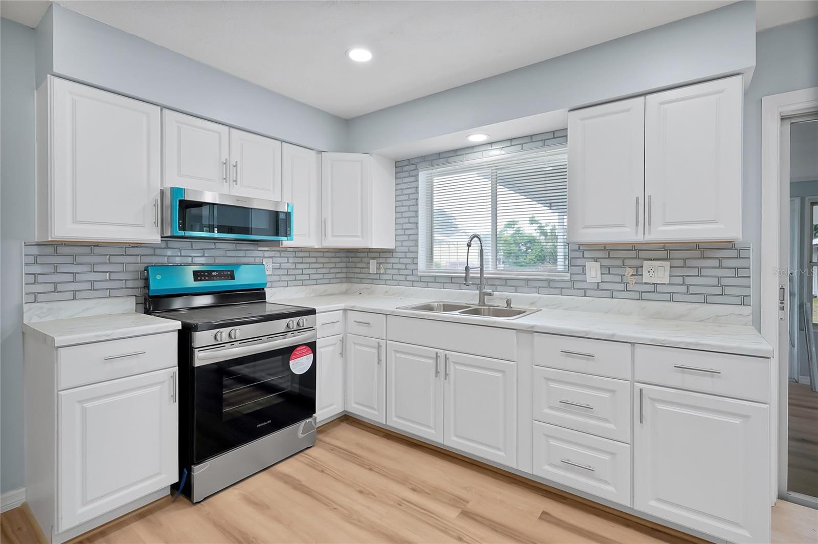 Image 14 of 42 For 825 Avenue Y Avenue Nw