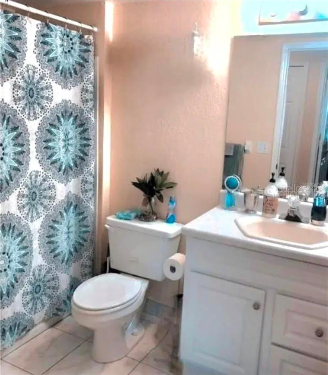 Image 5 of 8 For 13838 Fairway Island Drive 1418