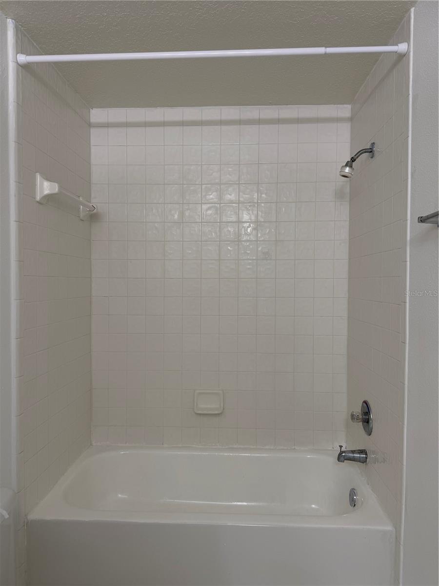 Image 19 of 23 For 5542 Metrowest Boulevard 308