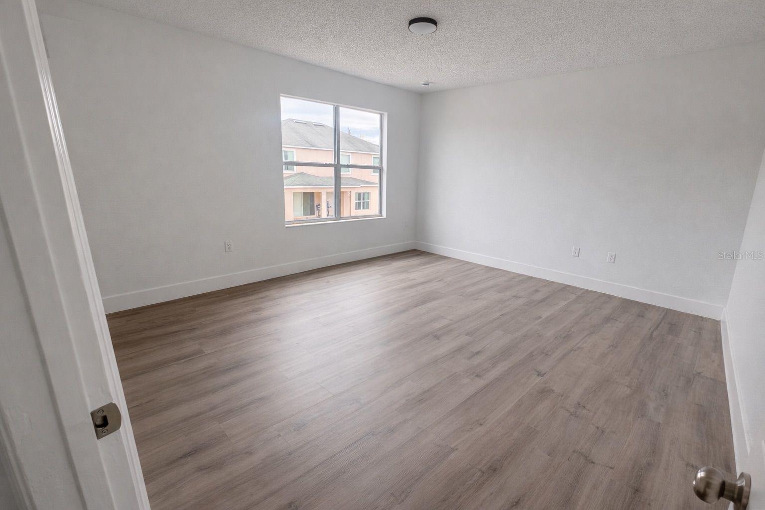 Image 10 of 23 For 563 Bristol Circle