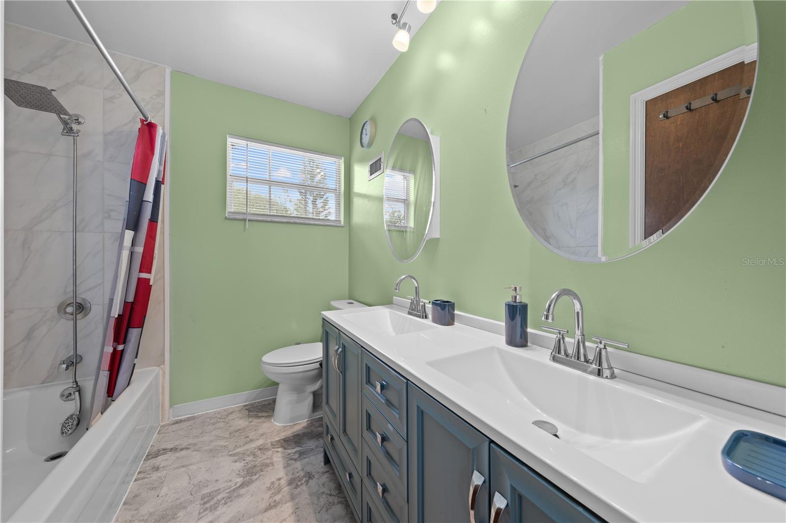 Image 10 of 53 For 6570 Bay Shore Drive