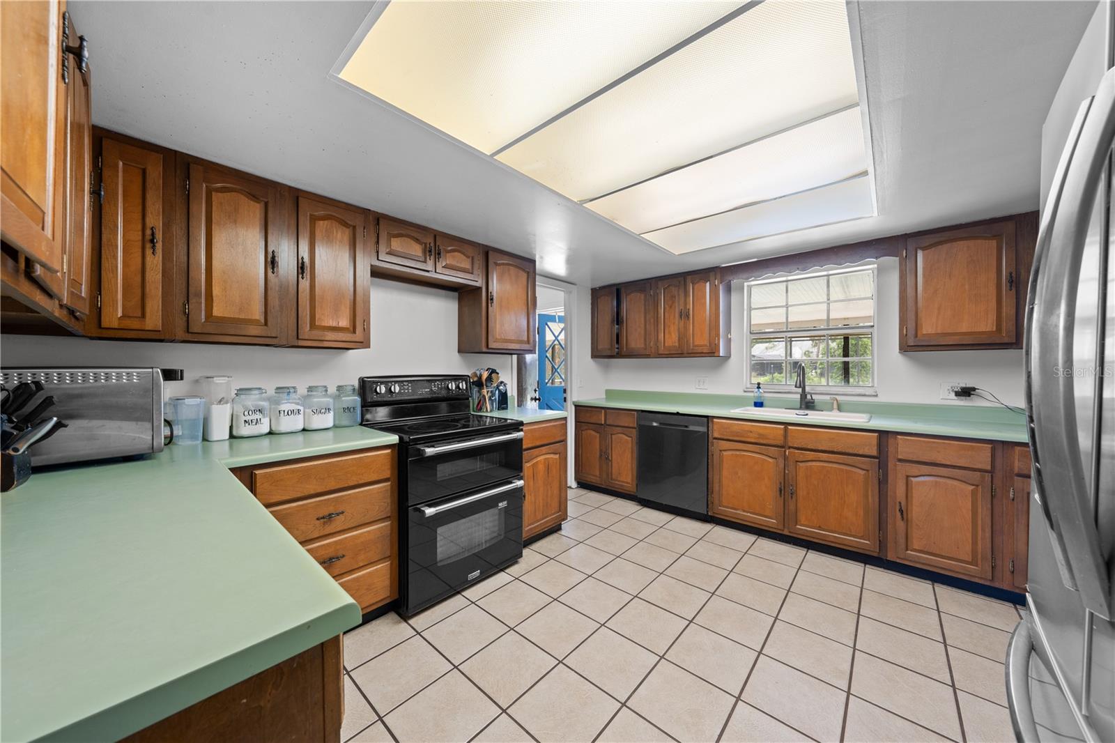 Image 19 of 53 For 6570 Bay Shore Drive