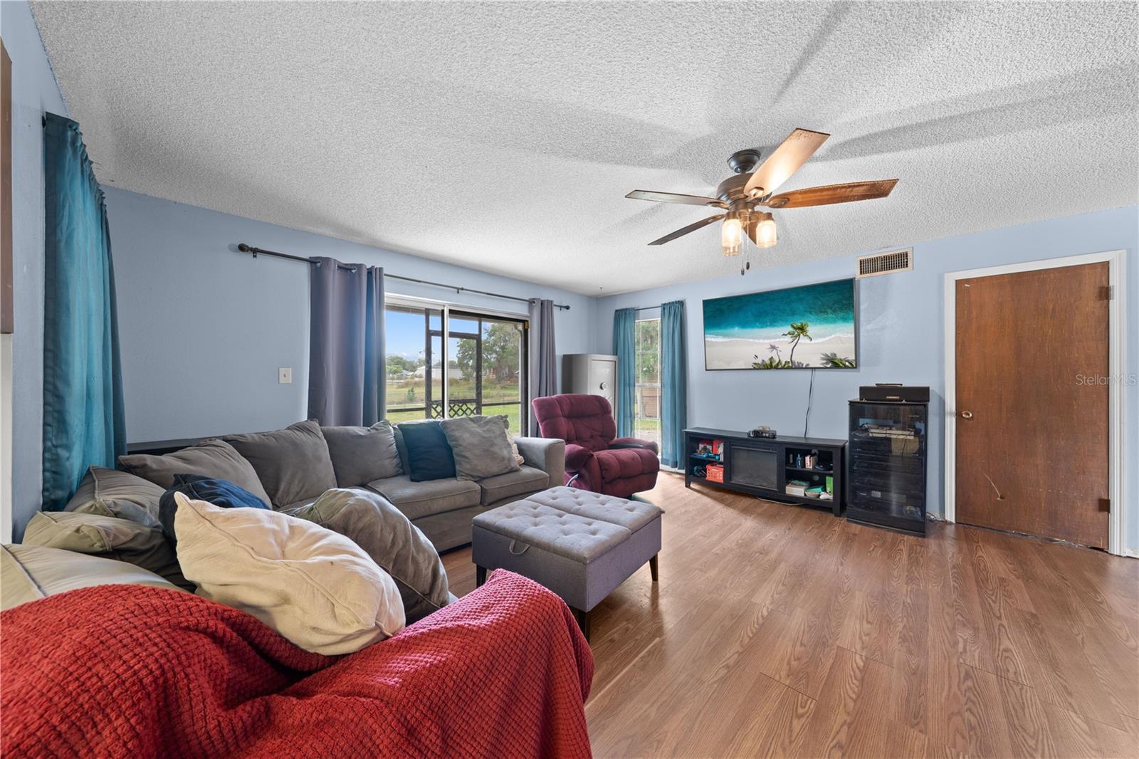 Image 27 of 53 For 6570 Bay Shore Drive