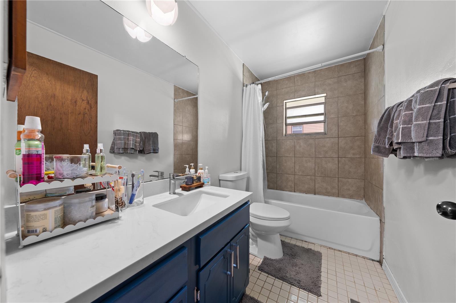 Image 34 of 53 For 6570 Bay Shore Drive