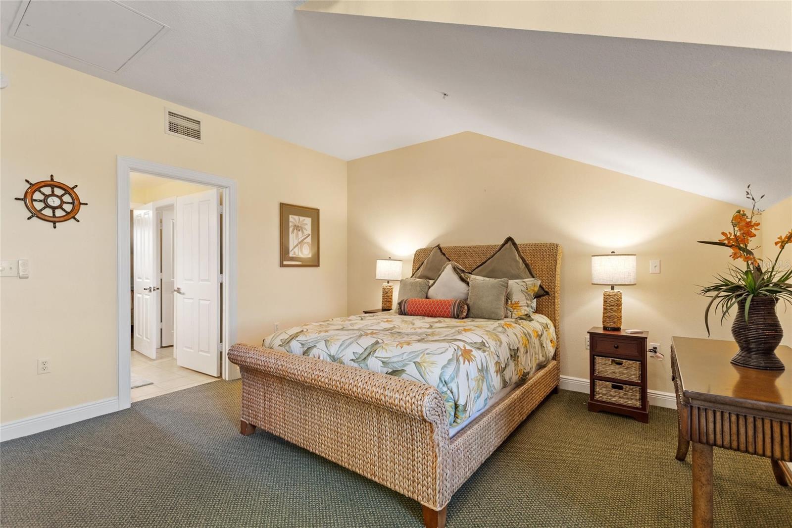 Image 23 of 46 For 1593 Heritage Crossing Court G