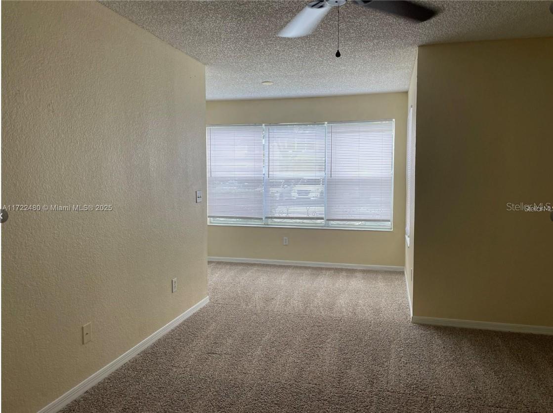 Listing photo id 10 for 5160 Conroy Road 14