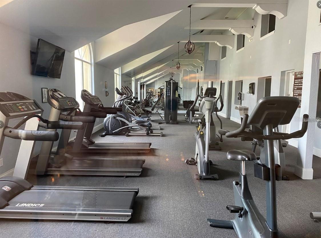 Listing photo id 15 for 5160 Conroy Road 14