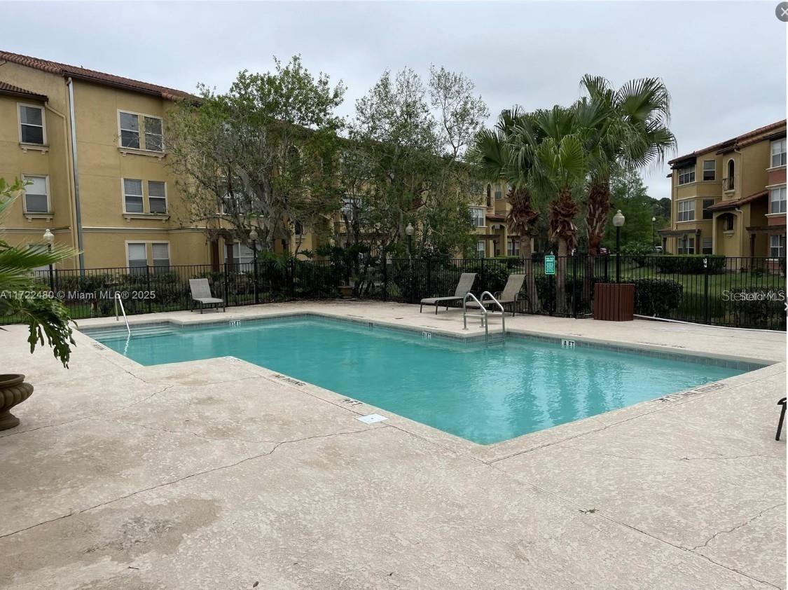 Listing photo id 18 for 5160 Conroy Road 14