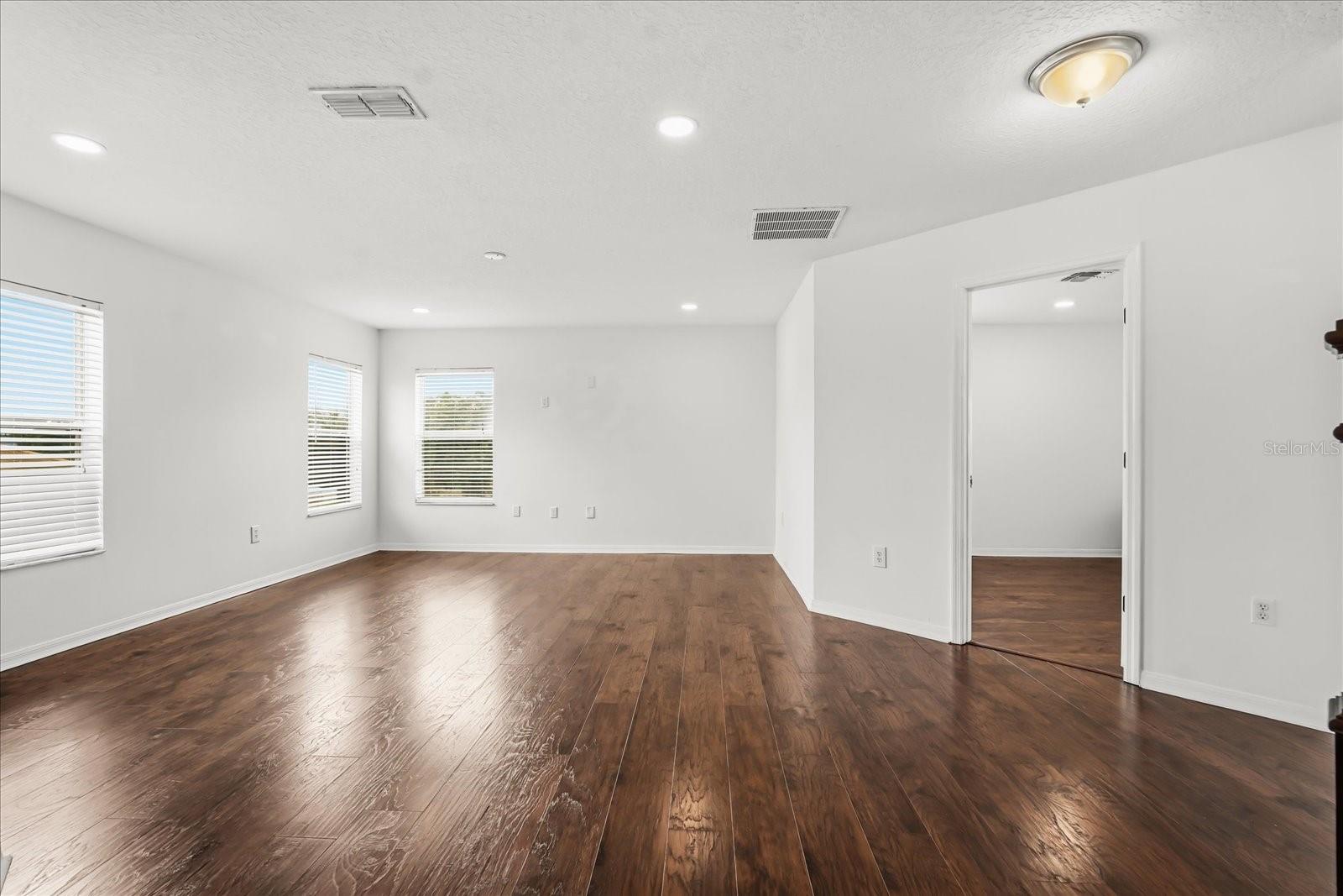 Image 34 of 65 For 3332 Whistling Trail