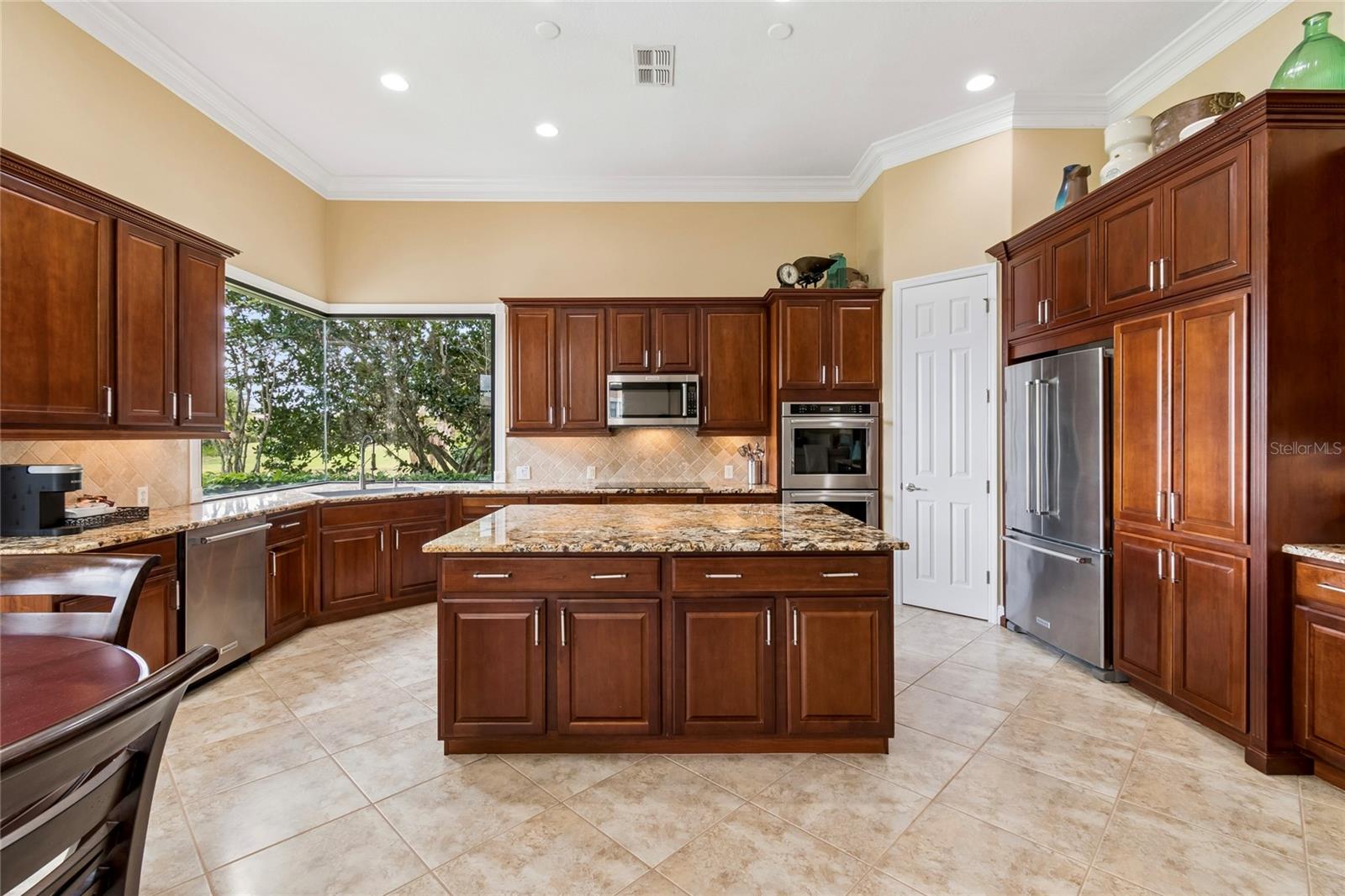 Image 14 of 86 For 844 San Raphael St