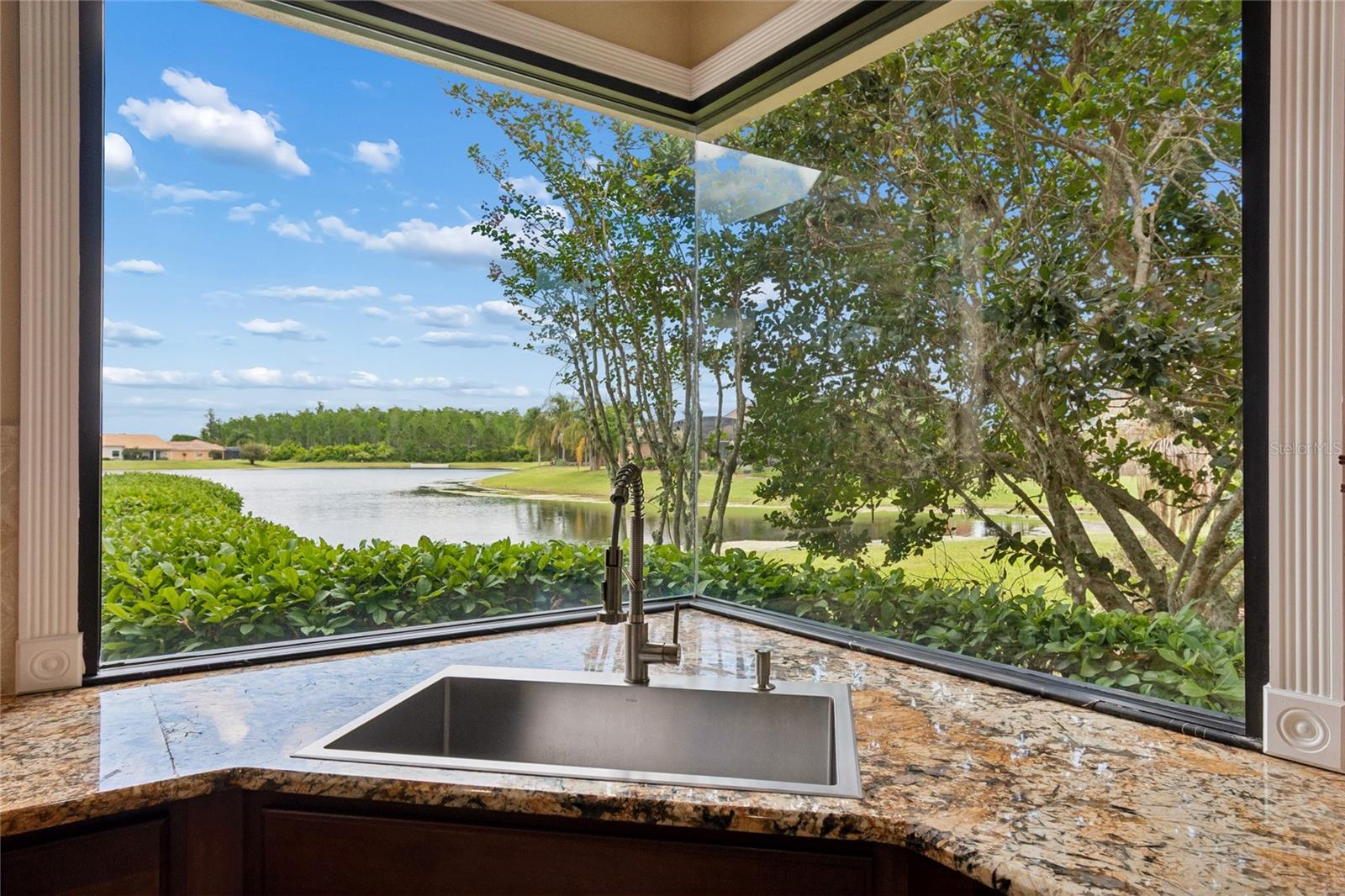 Image 16 of 86 For 844 San Raphael St