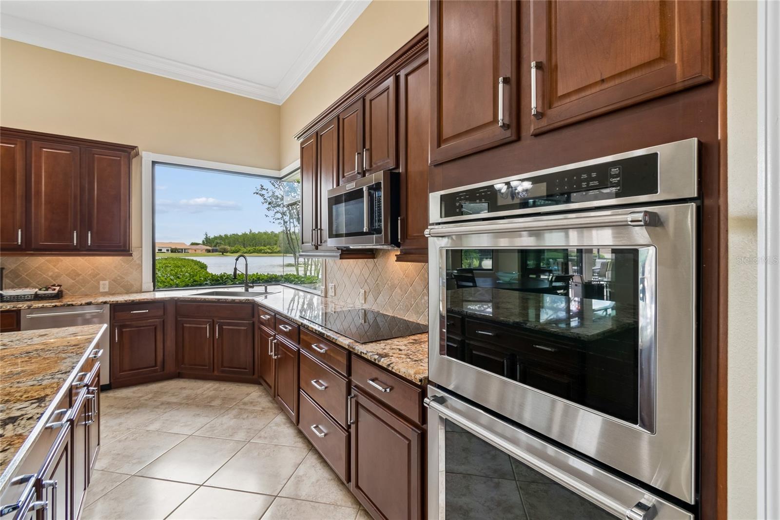 Image 19 of 86 For 844 San Raphael St