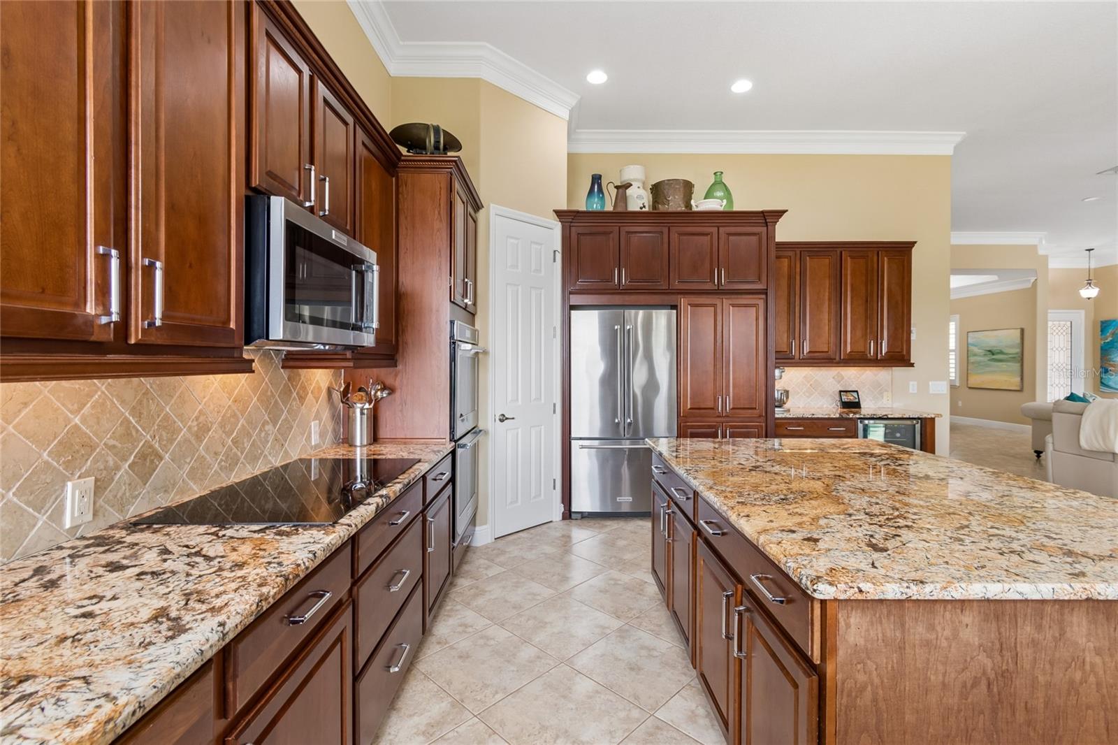 Image 20 of 86 For 844 San Raphael St