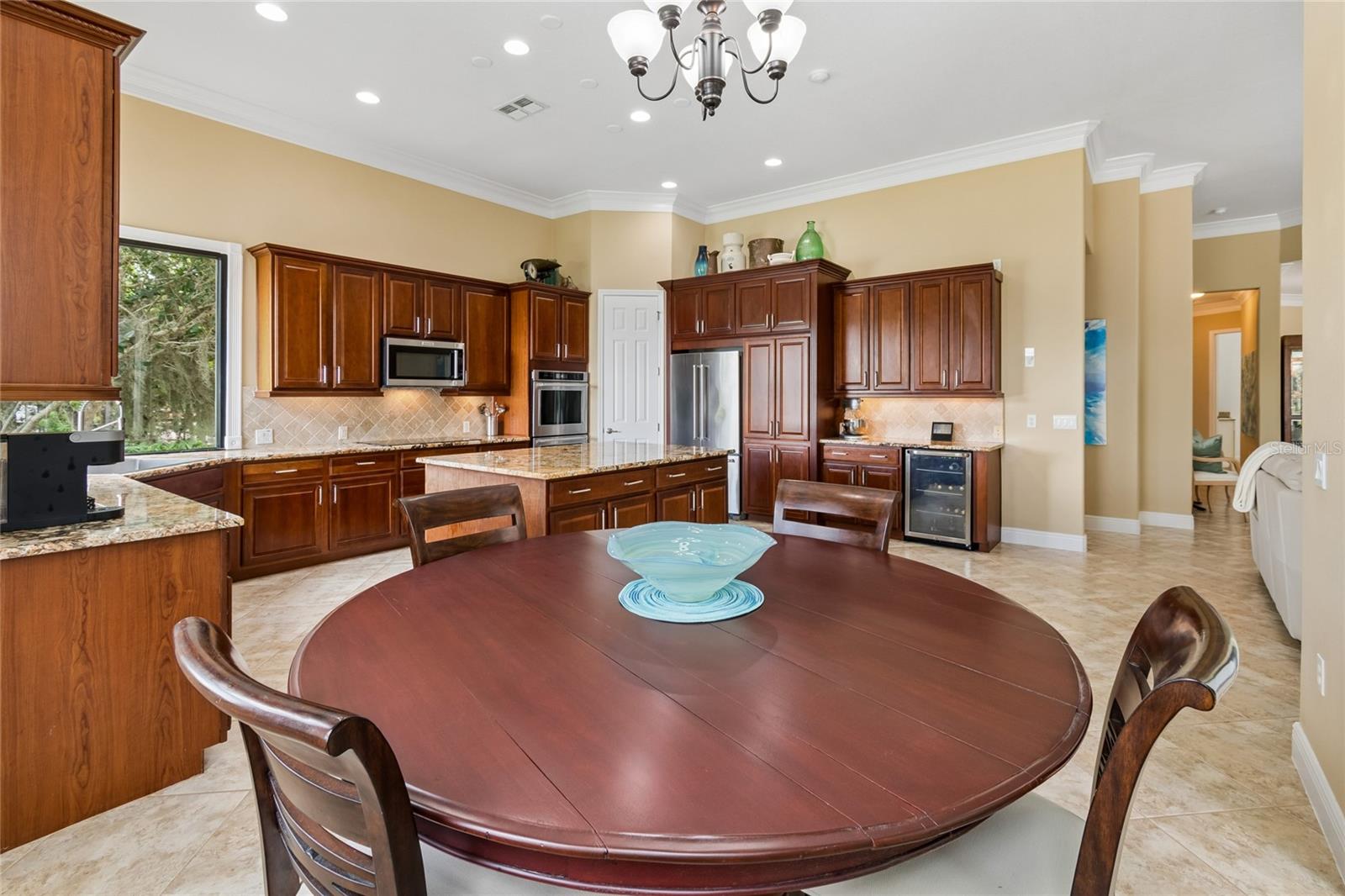 Image 23 of 86 For 844 San Raphael St