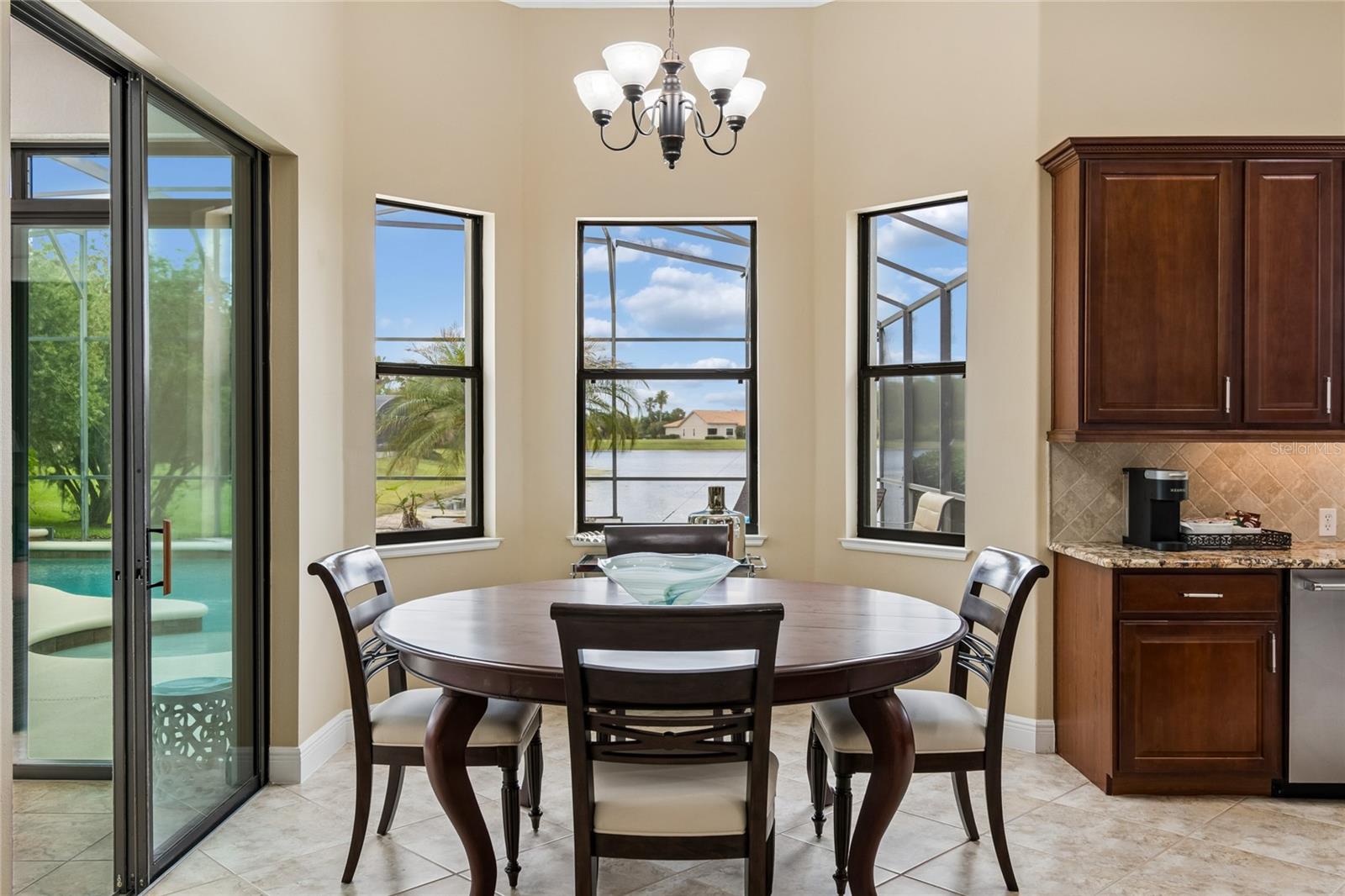 Image 24 of 86 For 844 San Raphael St