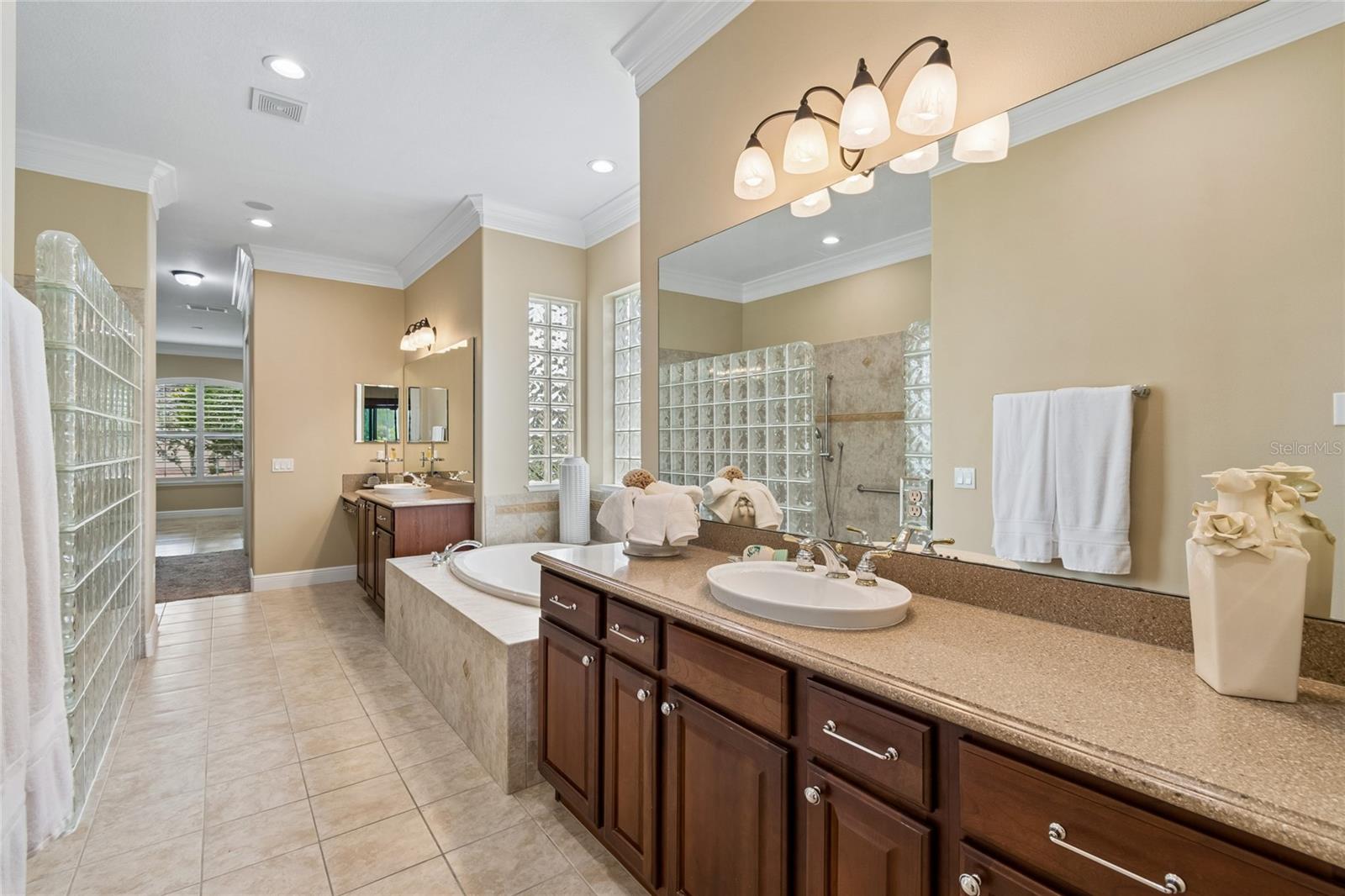 Image 38 of 86 For 844 San Raphael St