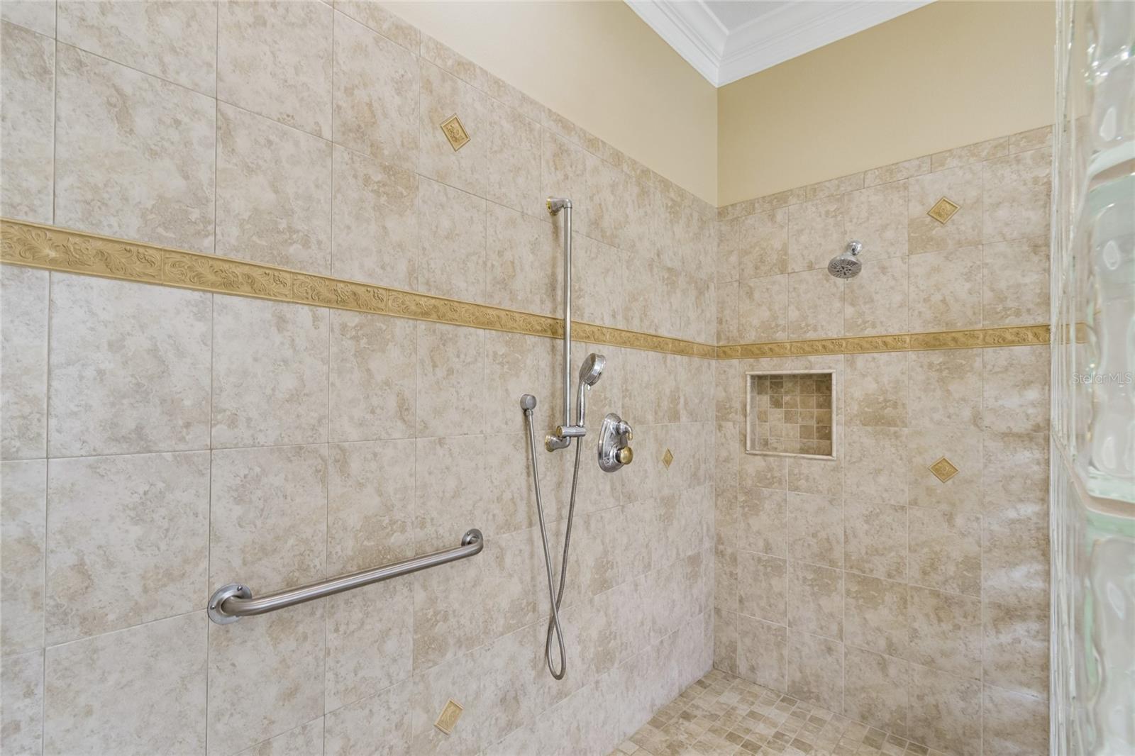 Image 41 of 86 For 844 San Raphael St