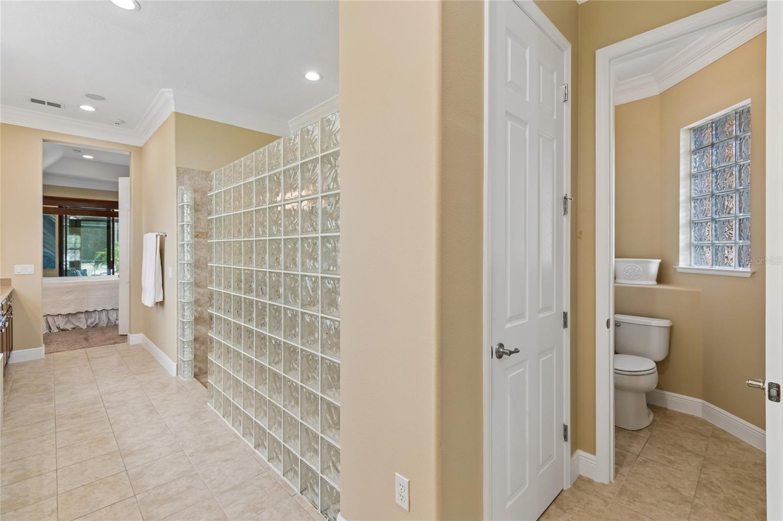 Image 44 of 86 For 844 San Raphael St