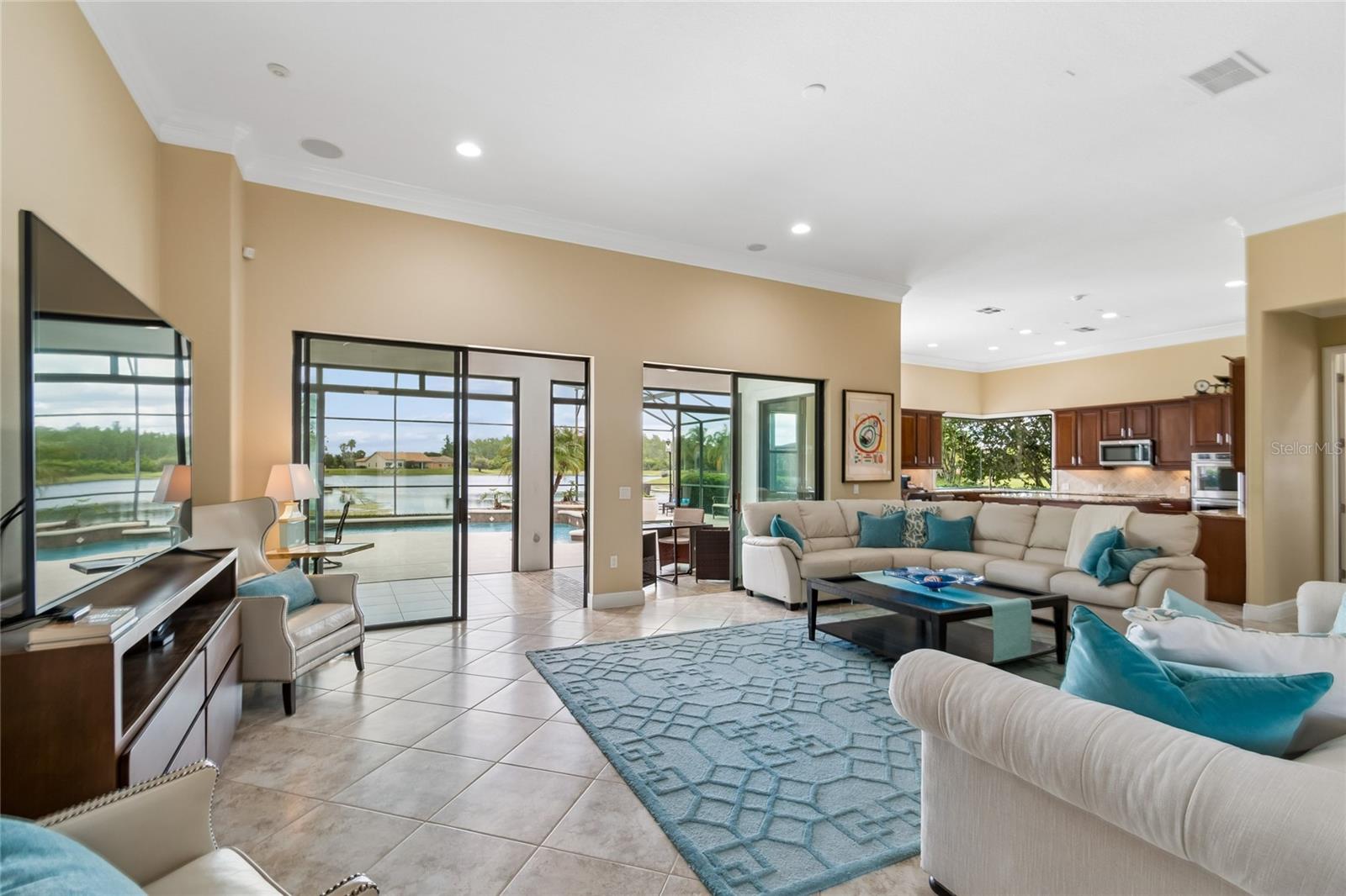 Image 5 of 86 For 844 San Raphael St