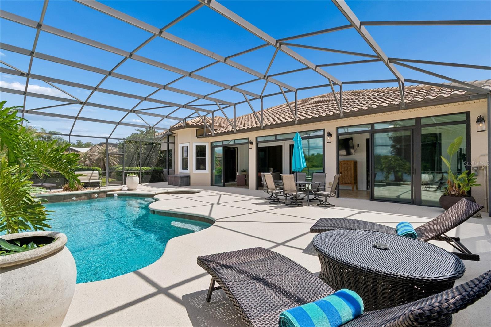 Image 63 of 86 For 844 San Raphael St